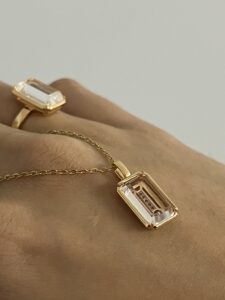 Collier Cristal de Roche – Reflet Précieux, Argent Plaqué Or 10K photo review