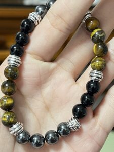 Bracelet Homme Hématite, Œil de Tigre et Obsidienne – Équilibre du Guerrier photo review