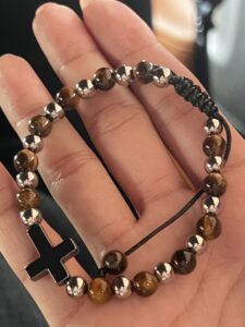 Bracelet Homme Œil de Tigre et Hématite – Croix de Foi photo review