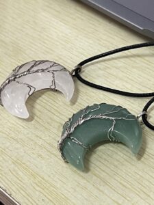 Collier Arbre de Vie en Pierres Naturelles - Lune photo review