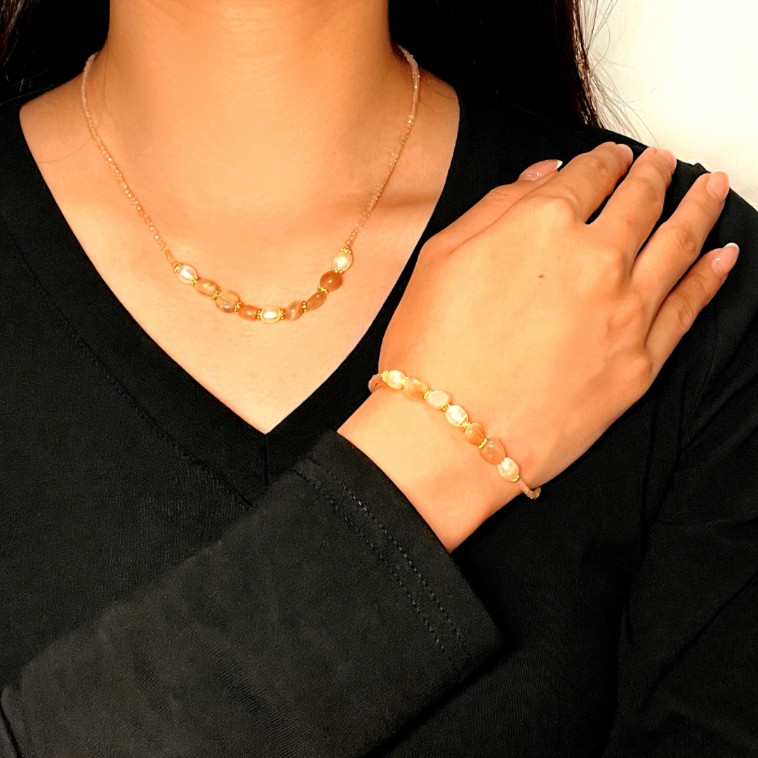Collier Pierre de Soleil et Perle – Harmonie Radieuse