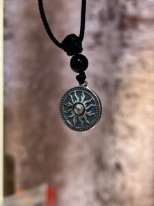 Collier Homme Obsidienne – Médaillon Solaire, Argent photo review