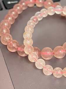 Bracelet Quartz Fraise – Tendresse Vibrante photo review