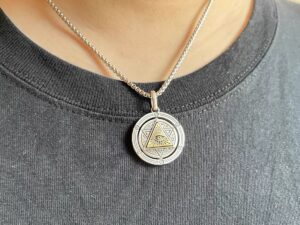 Collier Homme Rotatif – Œil Oudjat, Argent photo review
