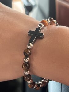 Bracelet Homme Œil de Tigre et Hématite – Croix de Foi photo review