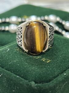 Bague Homme Œil de Tigre – Souverain Magnétique, Argent photo review