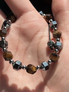 Bracelet Homme Hématite et Œil de Tigre – Sagesse Guerrière photo review