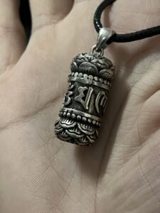 Pententif Lotus et Six Mantras, Mes Voeux, Argent photo review