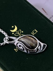 Collier Œil de Tigre – Garde de la Sérénité photo review