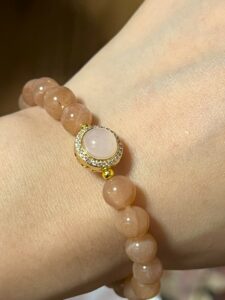 Bracelet Pierre de Soleil et Quartz Rose – Aura Tendre photo review