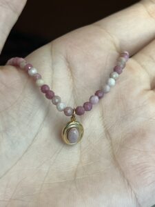Collier Rhodonite – Rose Intuitif photo review