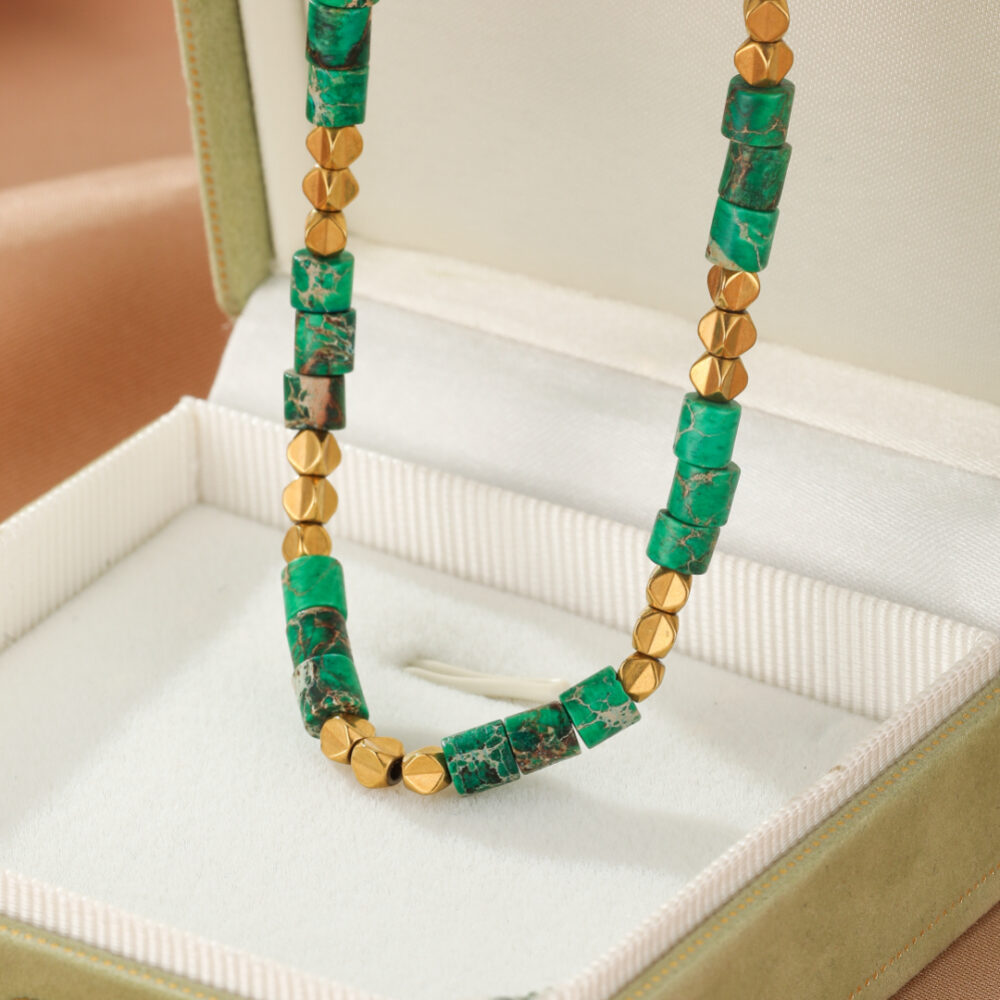 Collier Jaspe Vert/Rouge – Harmonie Ethnique