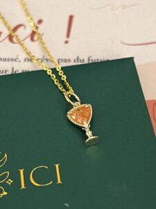 Collier Pierre de Soleil – Calice Mystique, Argent Plaqué Or photo review