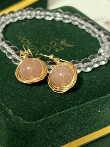 Boucles d'Oreilles Pierre de Soleil – Nids Solaires photo review