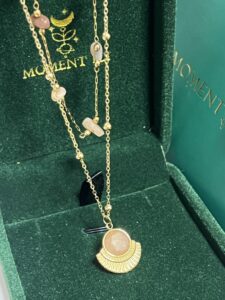 Collier Pierre de Soleil – Rayons Solaires photo review