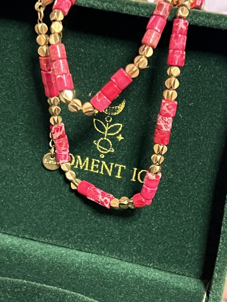 Collier Jaspe Vert/Rouge – Harmonie Ethnique photo review