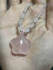 Collier Quartz Rose – Fleur Céleste photo review