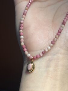 Collier Rhodonite – Rose Intuitif photo review