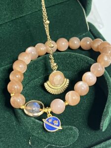 Bracelet Pierre de Soleil et Pierre de Lune – Harmonie Cosmique photo review