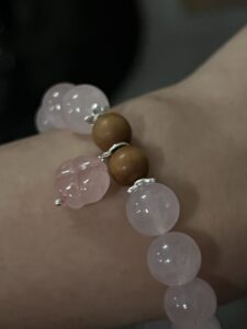 Bracelet Quartz Rose – Douceur Florale, Argent photo review