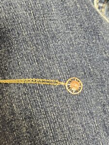 Collier Pierre de Soleil – Aurore Rayonnante, Argent Plaqué Or photo review