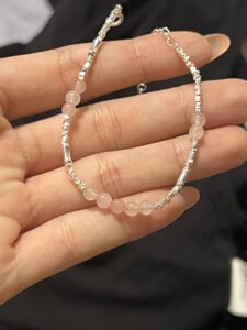 Bracelet Quartz Rose – Éclat Doux, Argent photo review