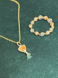 Collier Pierre de Soleil – Calice Mystique, Argent Plaqué Or photo review