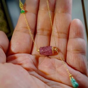 Collier Tourmaline Rose – Talisman Sculpté photo review
