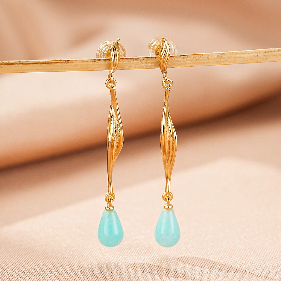 Boucles d’Oreilles Amazonite – Élégance Ondoyante, Argent Plaqué Or