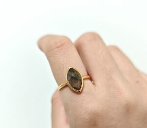 Bague Labradorite – Feuille d’Âme, Argent Plaqué Or 10K photo review