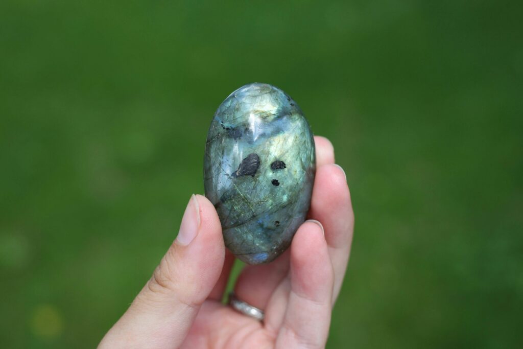 pierre labradorite