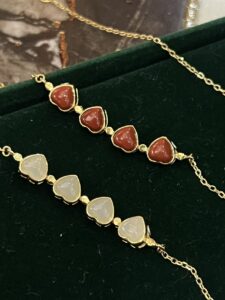 Collier Jade ou Agate Rouge – Chance d’Amour, , Argent Plaqué Or photo review