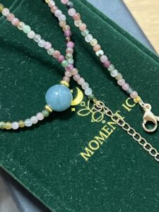 Click to view full screen Collier Jadéite et Tourmaline – Bonheur Arc-en-ciel photo review