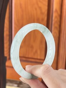 Bracelet Jonc Calcédoine – Éclat Vert Naturel photo review