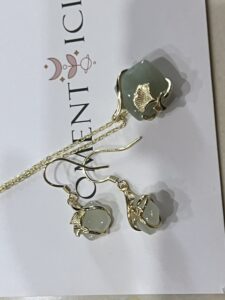 Boucles d'Oreilles Jade – Éveil du Cœur, Argent Plaqué Or photo review