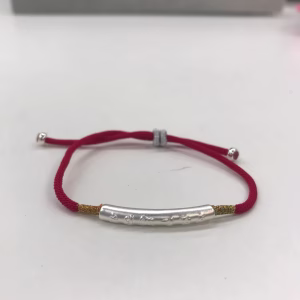 Bracelet Couple Fil Rouge Six Mantras – Mon Bonheur, Argent 999 photo review