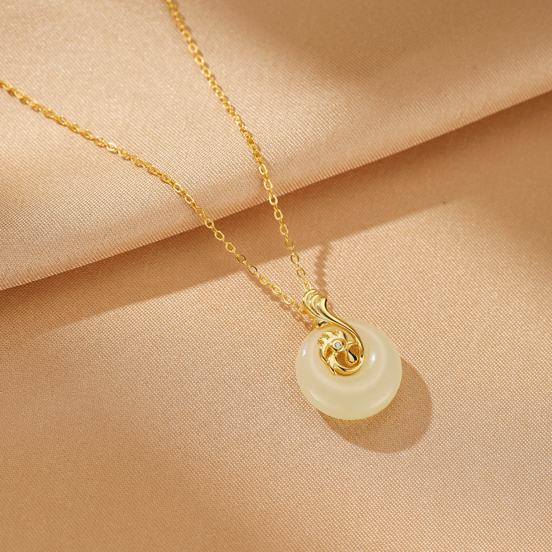 Collier Jade Cheval/Coq – Harmonie Ancestrale, Argent Plaqué Or