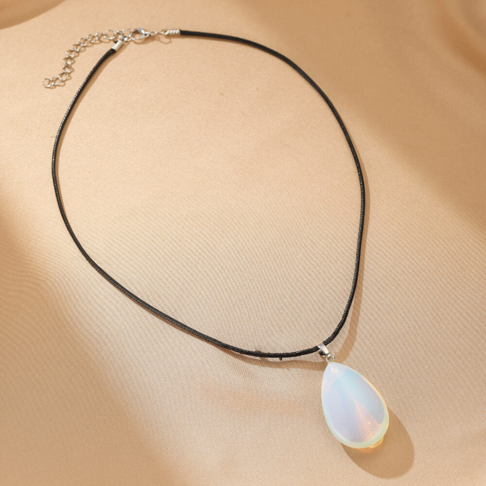 Collier Opale – Lumière Intuitive