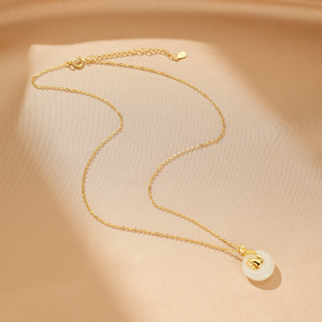 Collier Jade Cheval/Coq – Harmonie Ancestrale, Argent Plaqué Or