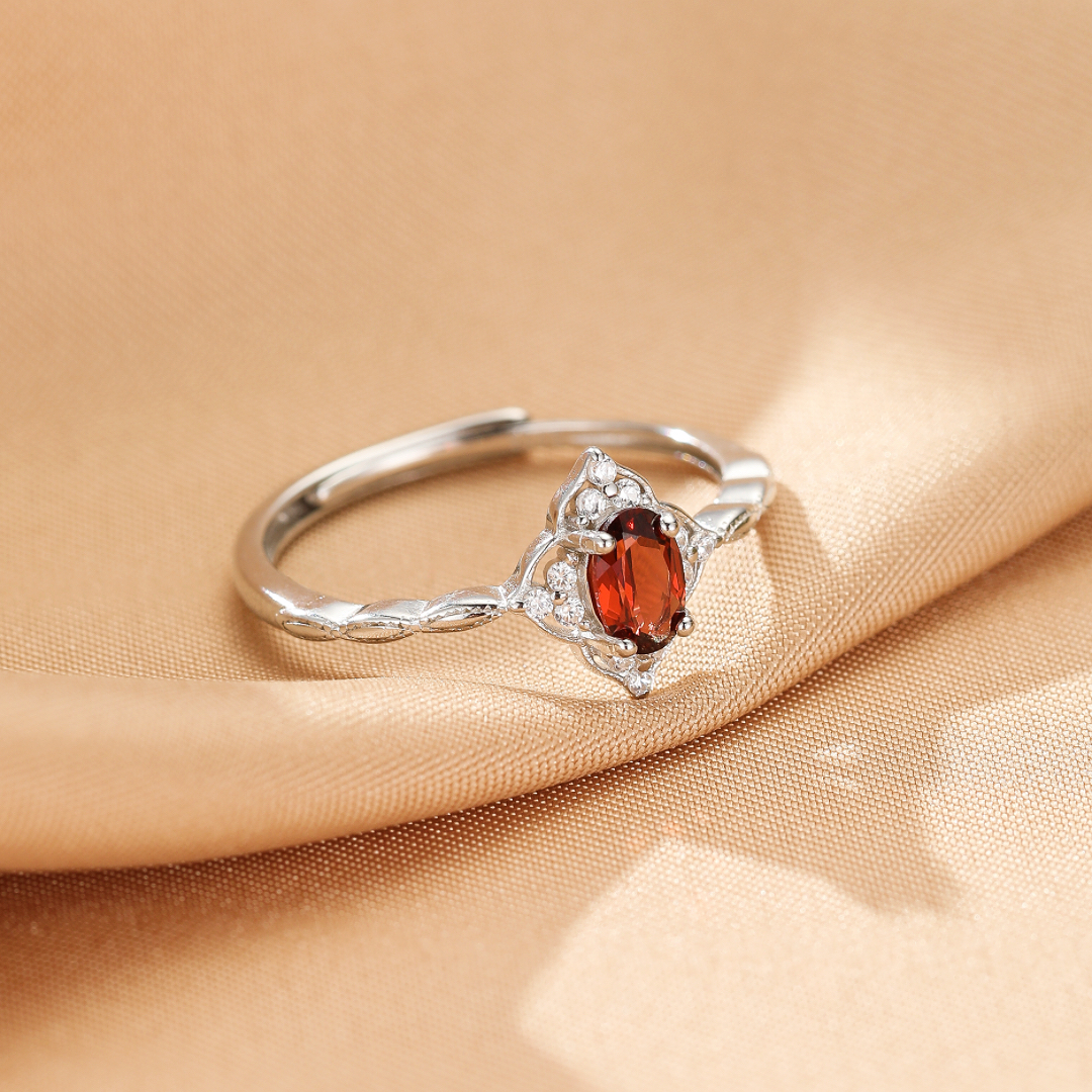 Bague Grenat – Élégance Antique, Argent