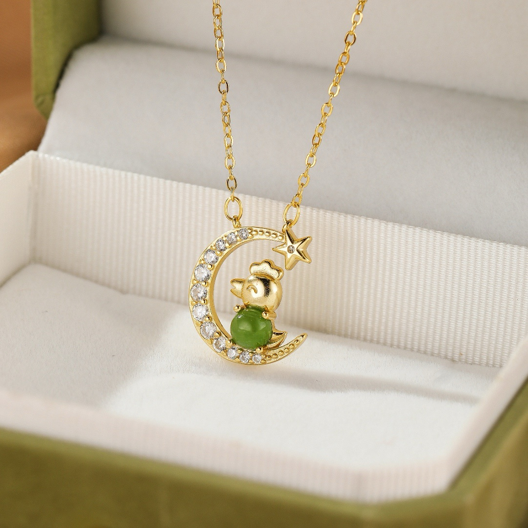 Collier Jade Néphrite Cheval/Coq – Lune Porte-Bonheur, Argent Plaqué Or