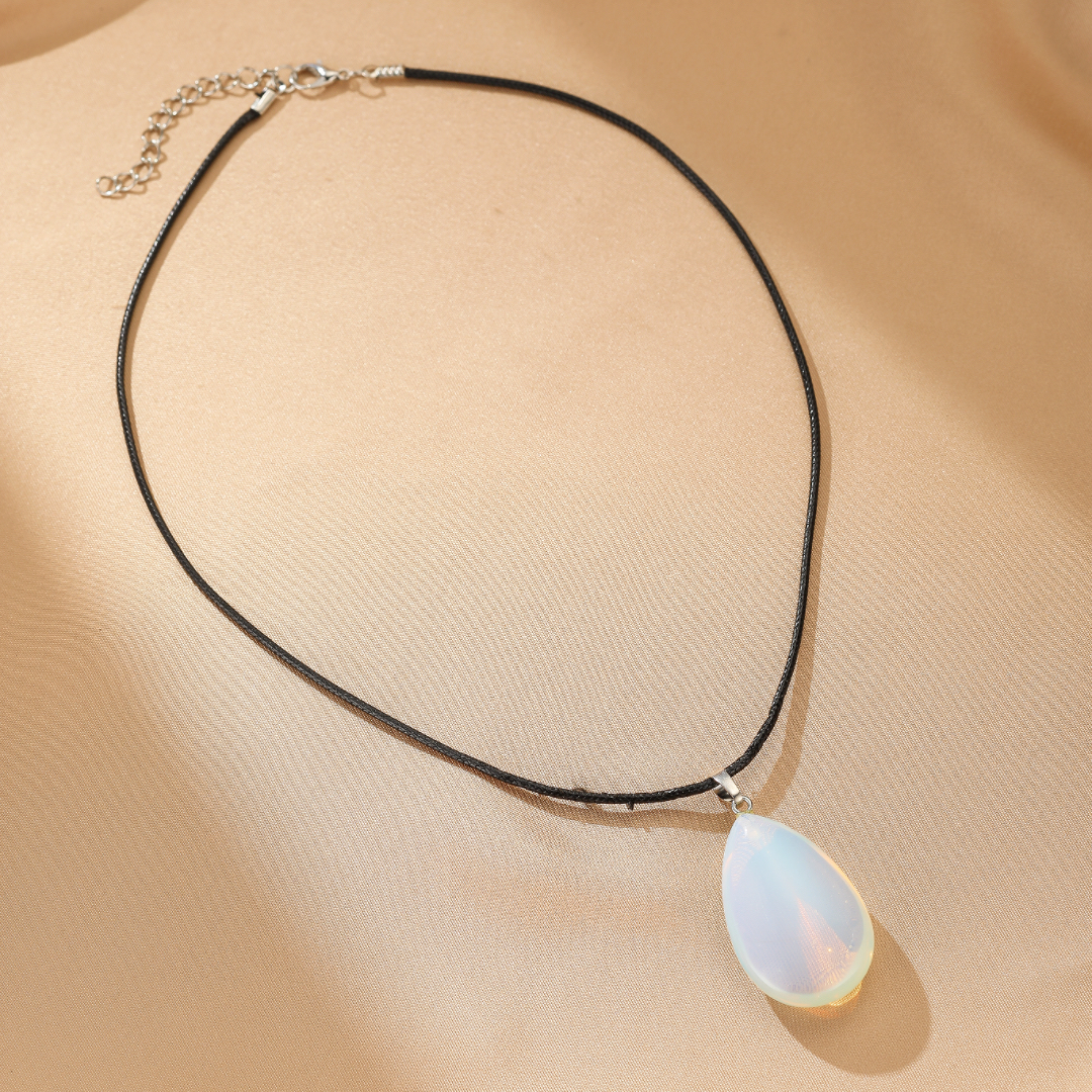 Collier Opale – Lumière Intuitive
