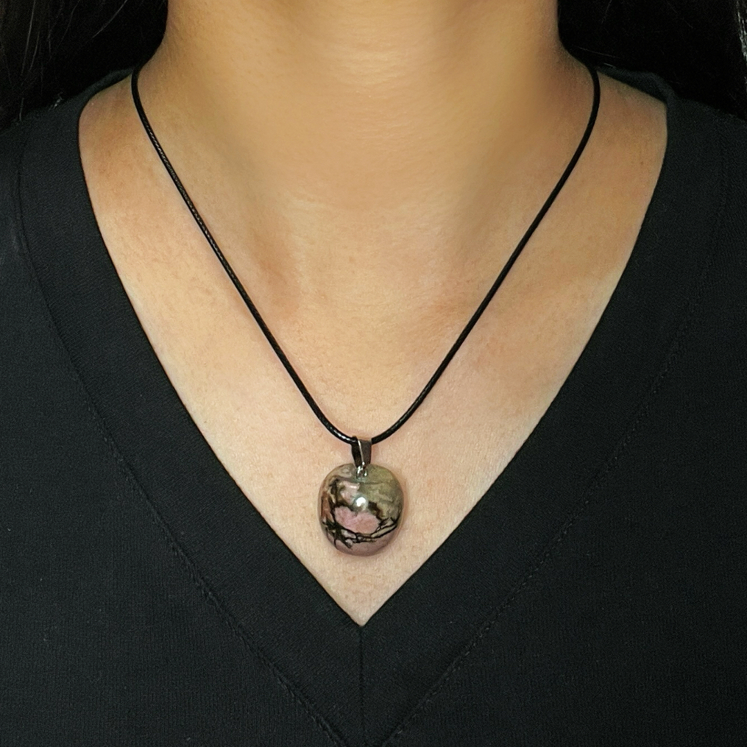 Collier Rhodonite – Force du Cœur