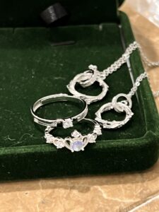 Bague Pierre de Lune Couple – Rayons d’Amour, Argent photo review