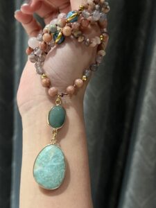 Collier Sautoir Amazonite et Quartz Rose – Harmonie Bohème photo review