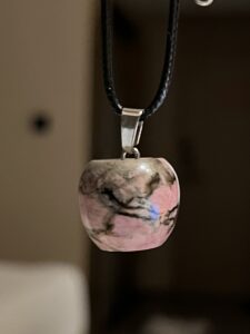 Collier Rhodonite – Force du Cœur photo review