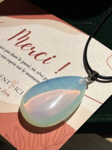 Collier Opale – Lumière Intuitive photo review