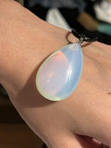 Collier Opale – Lumière Intuitive photo review