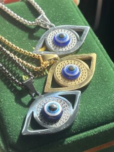 Collier Mauvais Œil – Regard Sacré photo review
