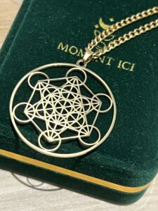 Collier Sri Yantra – Géométrie Sacrée photo review